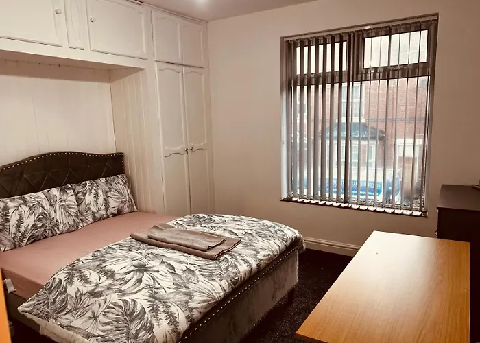 Holiday House Near Football Ground